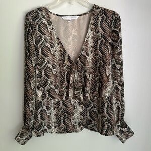 EUC Cupcakes & Cashmere snake print peplum wrap blouse, size Medium